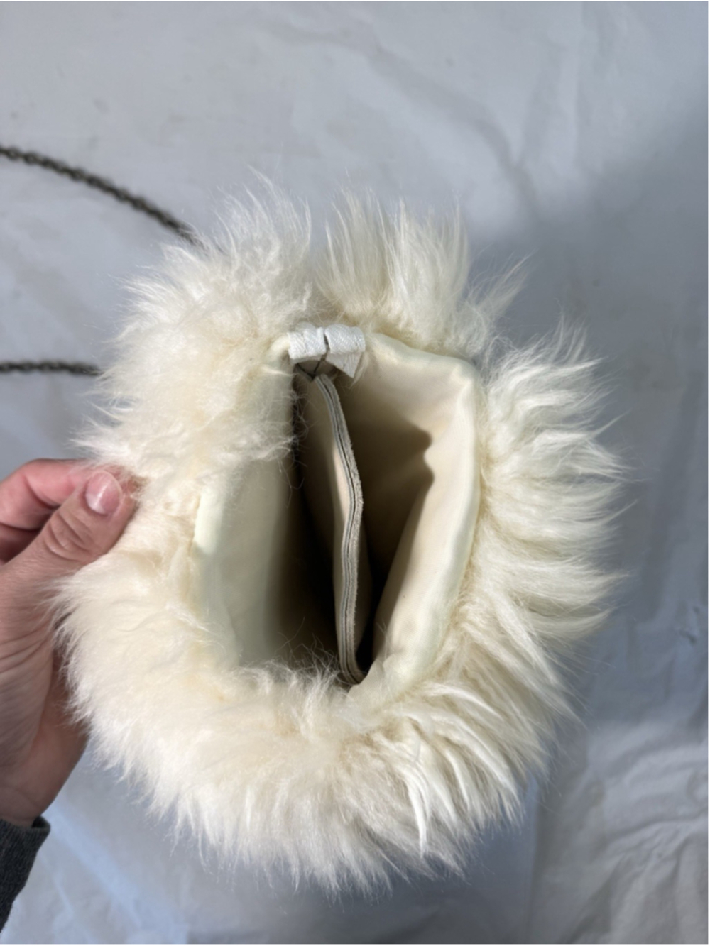 AUSTRALIA FLUFF MOMMA PURSE AND HANDMUFF crossbody shoulder bag - Picture 12 of 14